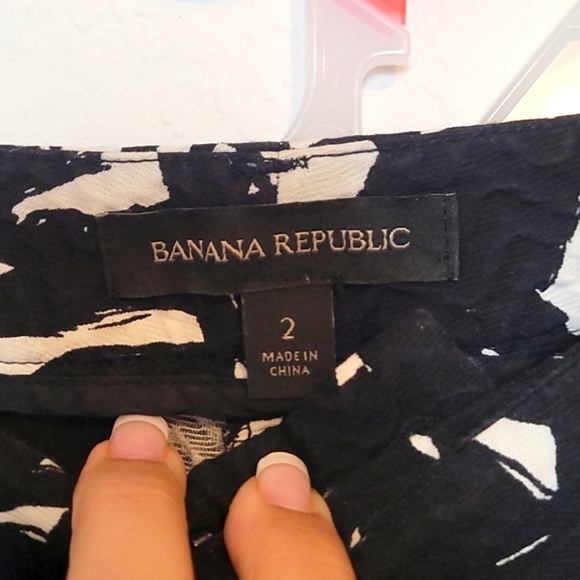 🔴Banana Republic Capri Pants - Picture 2 of 4